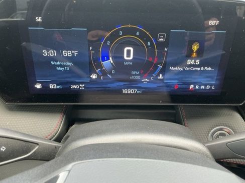 Used 2025 Chevrolet Equinox RS w/ Safety and Technology Package AWD/4WD image 17