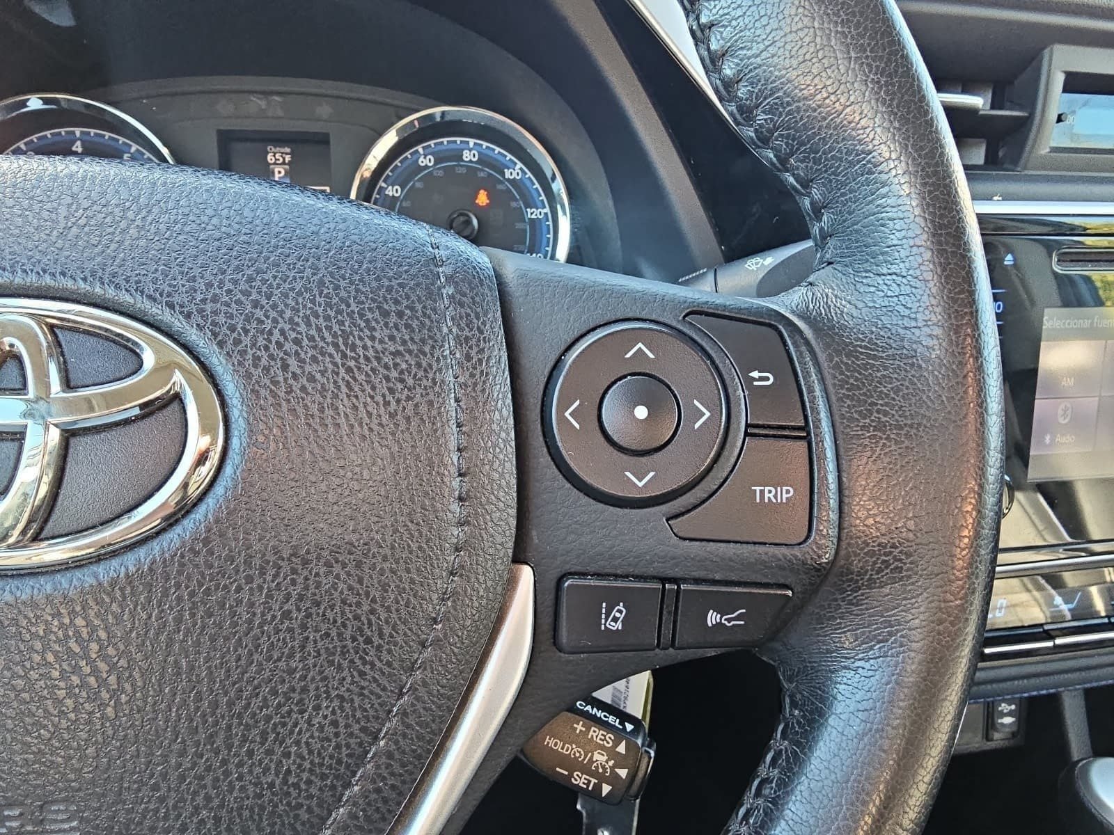 Used 2019 Toyota Corolla SE FWD image 16