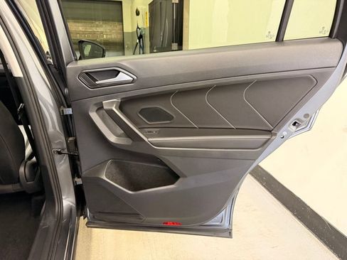 Used 2023 Volkswagen Tiguan SE w/ Panoramic Sunroof Package AWD/4WD image 25