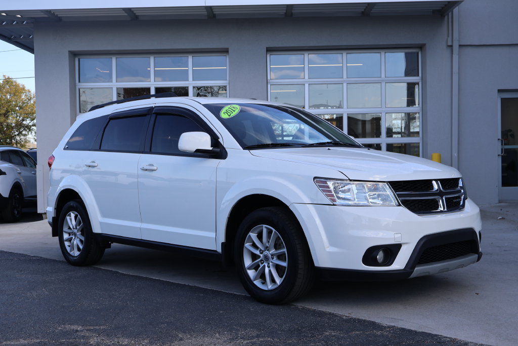 Used 2018 Dodge Journey SXT FWD image 2