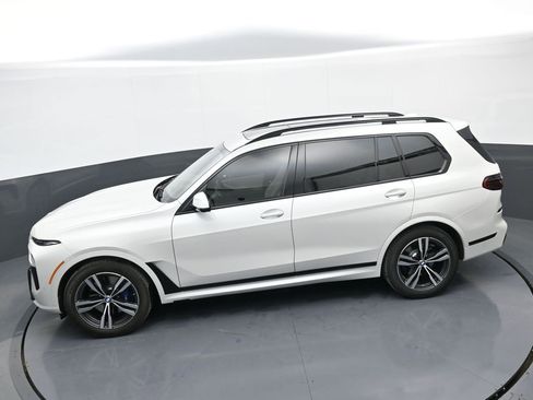 Used 2026 BMW X7 xDrive40i w/ M Sport Package image 34