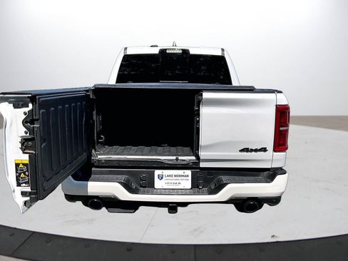 Used 2025 RAM 1500 Limited AWD/4WD image 26