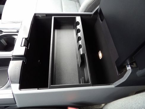 Used 2024 Ford F350 XLT w/ FX4 Off-Road Package image 27