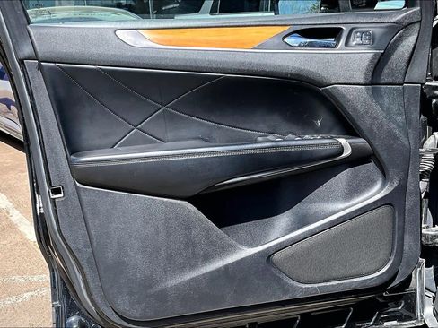 Used 2015 Lincoln MKC w/ Equipment Group 102A Reserve image 22