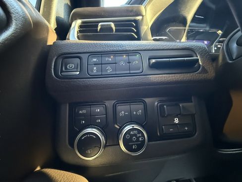 Used 2021 GMC Yukon Denali w/ Denali Ultimate Package image 27