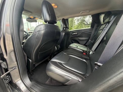 Used 2016 Jeep Cherokee Limited FWD image 17
