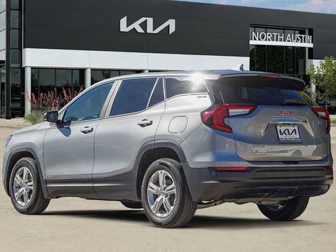 Used 2024 GMC Terrain SLE image 5