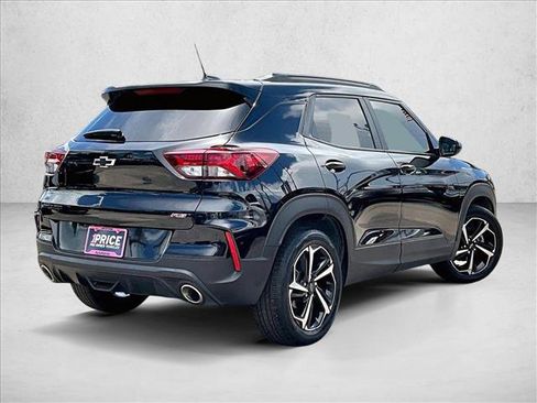Used 2023 Chevrolet TrailBlazer RS w/ Sun and Liftgate Package FWD image 2