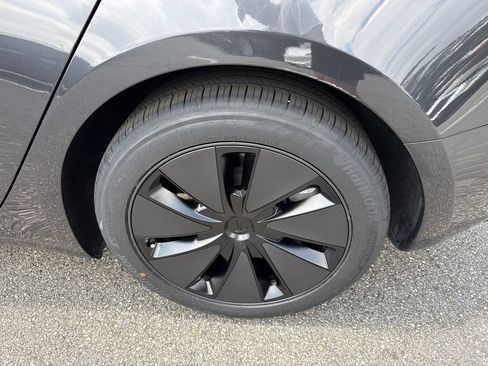 Used 2025 Tesla Model 3 Long Range AWD/4WD image 18