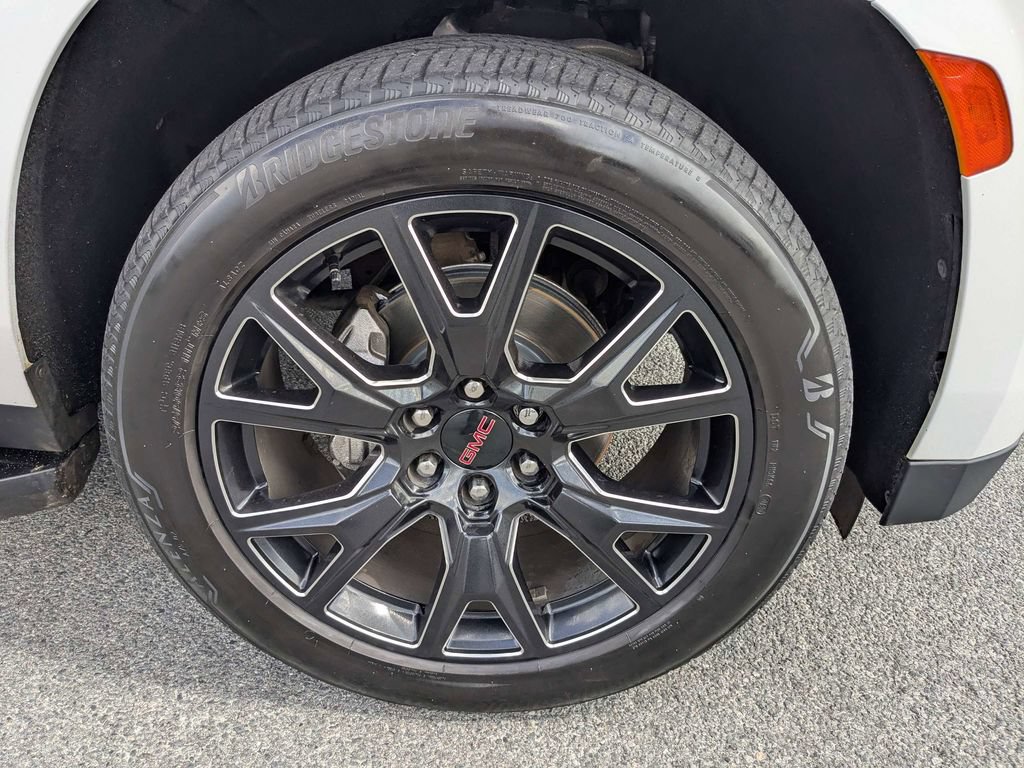 Used 2023 GMC Yukon XL Denali AWD/4WD image 11