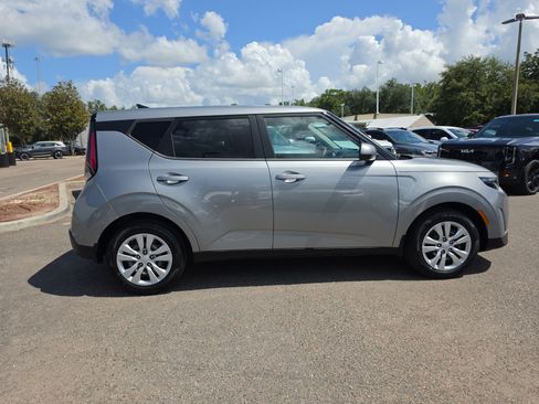 Certified 2024 Kia Soul LX FWD image 8