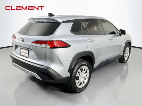 Used 2022 Toyota Corolla Cross L FWD image 6