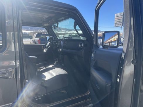 Used 2021 Jeep Wrangler Unlimited Sahara image 16