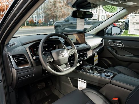 New 2026 Nissan Rogue Platinum image 23