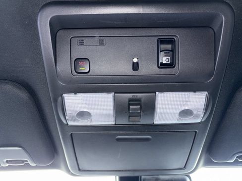 Used 2023 Nissan Titan PRO-4X w/ Pro-4x Convenience Package AWD/4WD image 18