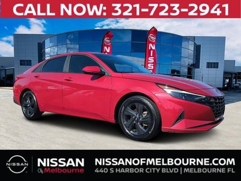 Used 2023 Hyundai Elantra SEL w/ Cargo Package image 1