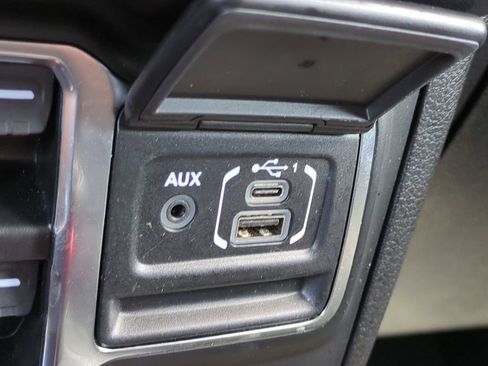 Used 2025 Jeep Wrangler Unlimited Rubicon 4xe w/ Convenience Group AWD/4WD image 21