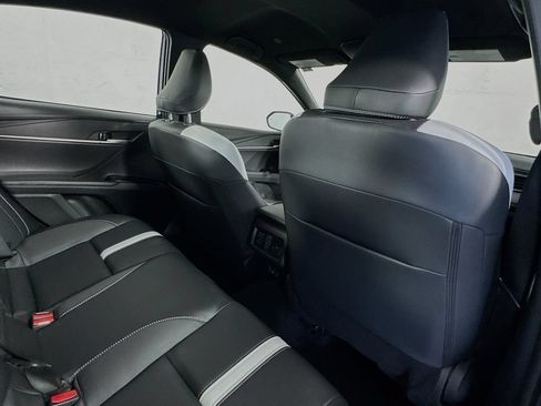 Used 2025 Toyota Camry SE FWD image 23
