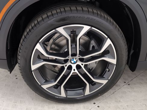 Used 2026 BMW X5 sDrive40i w/ Premium Package image 11