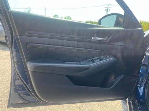 Used 2020 Nissan Altima 2.5 SR FWD image 20