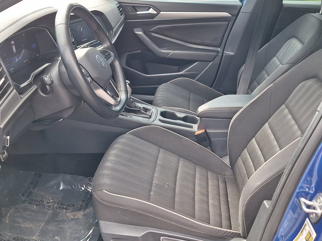 Used 2023 Volkswagen Jetta Sport FWD image 10