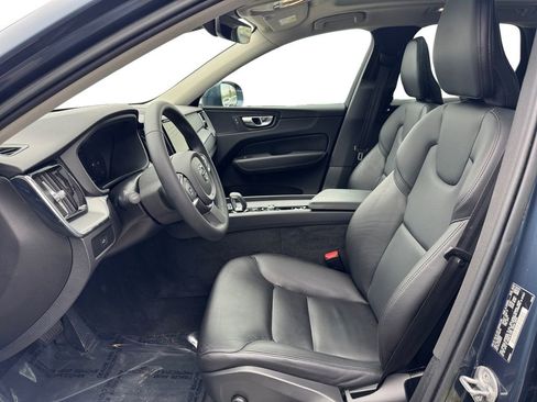 Certified 2023 Volvo XC60 B5 Core w/ Climate Package AWD/4WD image 11