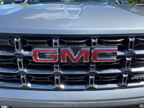 New 2025 GMC Canyon AT4 w/ Nightfall Edition image 10