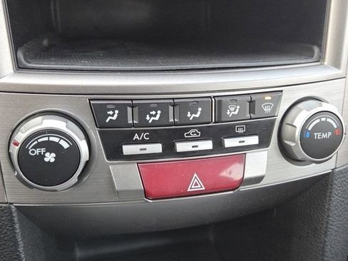 Used 2013 Subaru Outback 2.5i image 9