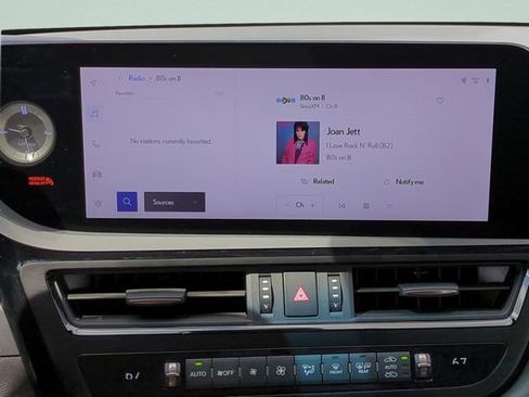 Used 2024 Lexus ES 350 Luxury w/ Technology Package FWD image 13