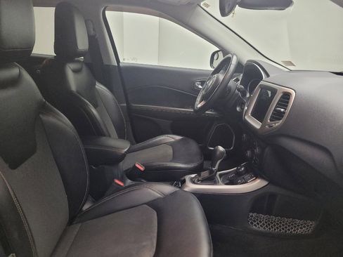 Used 2018 Jeep Compass Latitude w/ Popular Equipment Group image 21