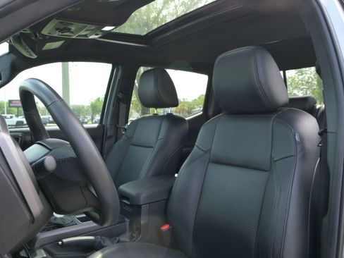 Used 2023 Toyota Tacoma TRD Off-Road w/ TRD Premium Off Road Package image 9