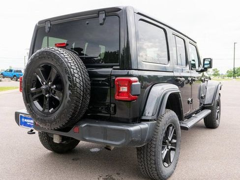 Used 2023 Jeep Wrangler Unlimited Sahara AWD/4WD image 6