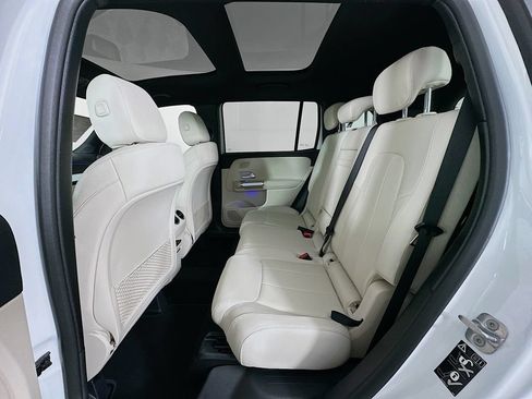 Used 2026 Mercedes-Benz GLB 250 4MATIC image 24