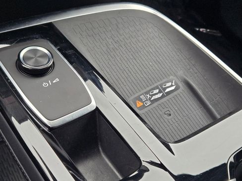 Certified 2025 Buick Enclave Preferred image 31