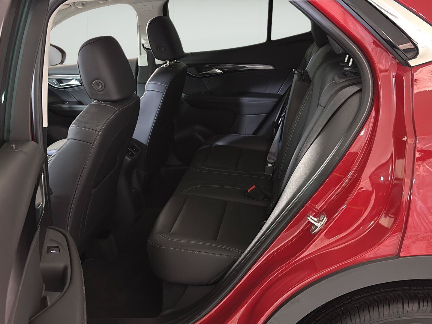 Certified 2025 Buick Envision Preferred AWD/4WD image 13