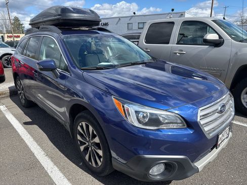 Used 2017 Subaru Outback 2.5i Limited image 2