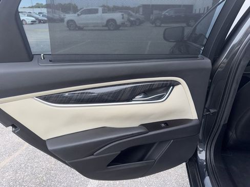 Used 2013 Cadillac XTS Platinum image 12