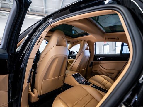 Used 2019 Porsche Panamera image 55
