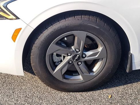 Certified 2022 Kia K5 LX FWD image 8