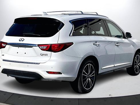 Used 2017 INFINITI QX60 Luxe w/ Deluxe Technology Package image 9