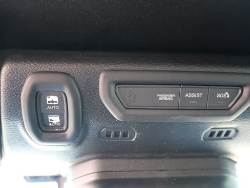 Used 2021 Jeep Wrangler Unlimited Sahara AWD/4WD image 29