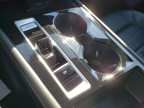 Used 2024 Volkswagen Atlas Cross Sport SEL image 30