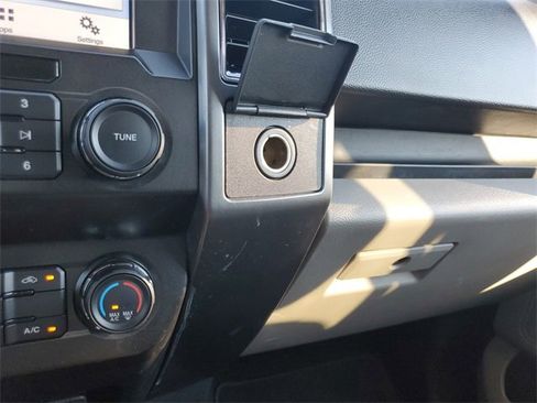 Used 2019 Ford F150 XLT image 32