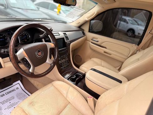 Used 2007 Cadillac Escalade 2WD w/ Information Package image 13