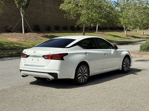 Used 2023 Nissan Altima 2.5 SV image 5