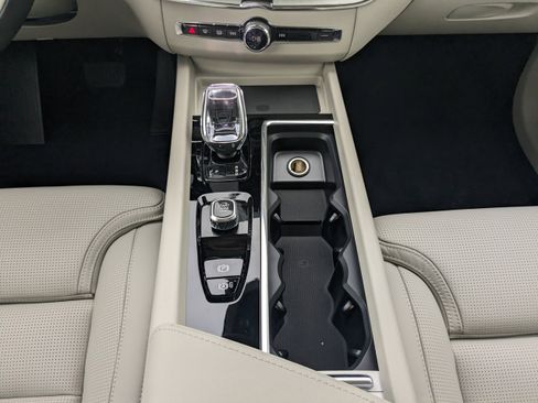 New 2026 Volvo XC60 T8 Ultra image 20