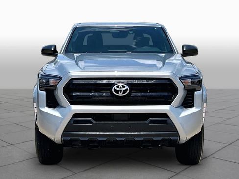 Used 2025 Toyota Tacoma SR RWD image 4