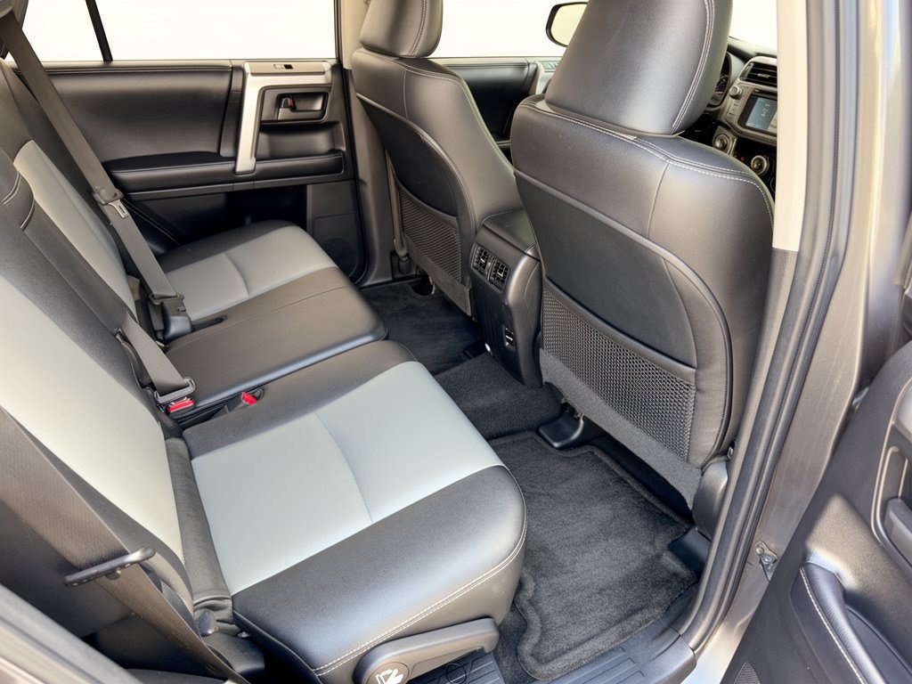 Used 2018 Toyota 4Runner SR5 Premium RWD image 29