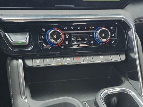 Used 2025 GMC Sierra 3500 Denali image 27