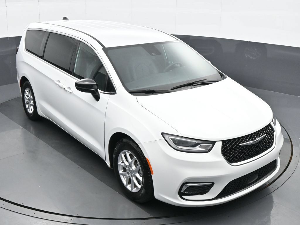 Used 2025 Chrysler Pacifica Select FWD image 24